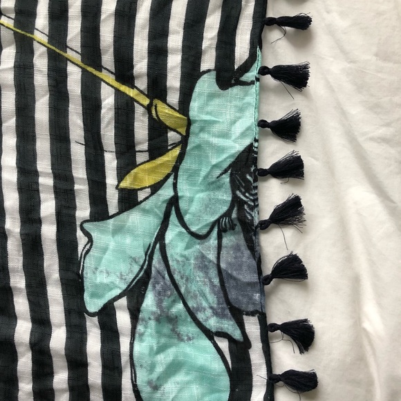 Scarf - Picture 2 of 3